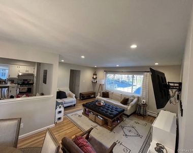 31 Roosevelt Place - Photo Thumbnail 11