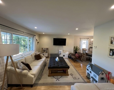 31 Roosevelt Place - Photo Thumbnail 10