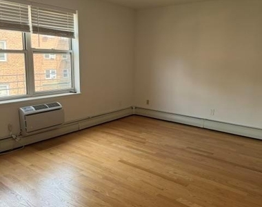 38 Knightsbridge Road - Photo Thumbnail 2