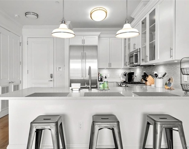 11 River Street - Photo Thumbnail 9