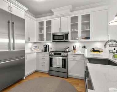 11 River Street - Photo Thumbnail 2