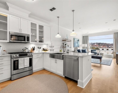 11 River Street - Photo Thumbnail 3