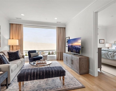 11 River Street - Photo Thumbnail 8