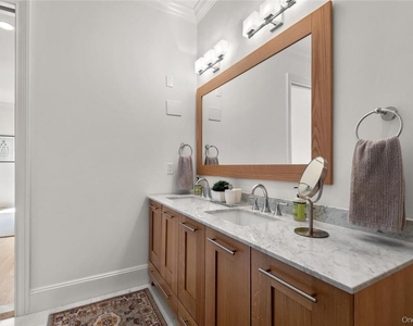 11 River Street - Photo Thumbnail 14