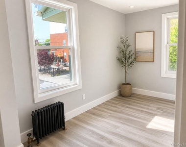 121 W Chester Street - Photo Thumbnail 5