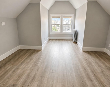 121 W Chester Street - Photo Thumbnail 3