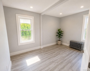 121 W Chester Street - Photo Thumbnail 7