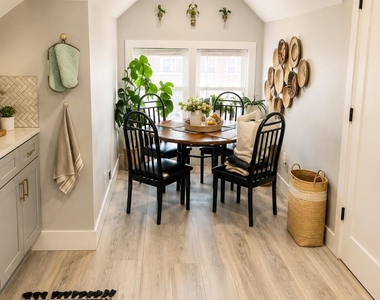 121 W Chester Street - Photo Thumbnail 2