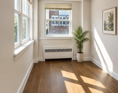 121 W Chester Street - Photo Thumbnail 3