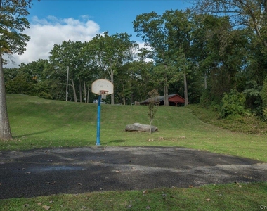 284 Park Avenue - Photo Thumbnail 35