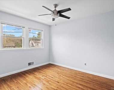 284 Park Avenue - Photo Thumbnail 23