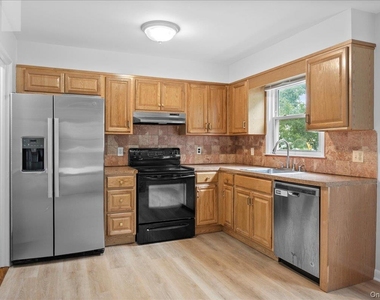 284 Park Avenue - Photo Thumbnail 11