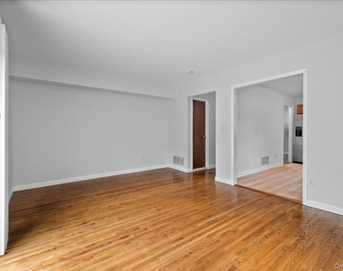 284 Park Avenue - Photo Thumbnail 8