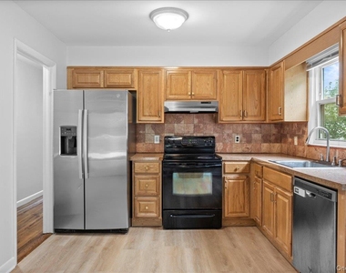 284 Park Avenue - Photo Thumbnail 12