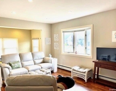 23 Rosebud Avenue - Photo Thumbnail 3