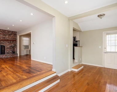 23 Rosebud Avenue - Photo Thumbnail 8