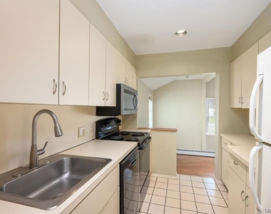 23 Rosebud Avenue - Photo Thumbnail 9