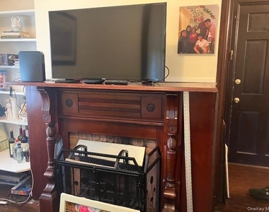 332 Franklin Avenue - Photo Thumbnail 2