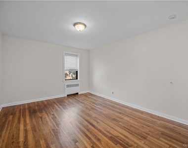 33 William Street - Photo Thumbnail 8