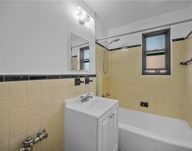 33 William Street - Photo Thumbnail 10