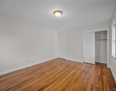33 William Street - Photo Thumbnail 9