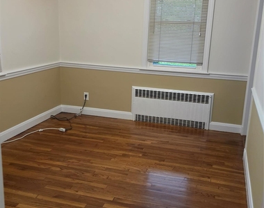 27 Haines Boulevard - Photo Thumbnail 7