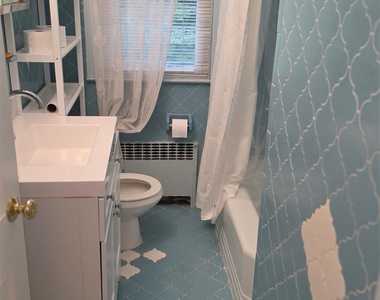27 Haines Boulevard - Photo Thumbnail 11