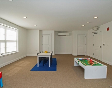 10 Byron Place - Photo Thumbnail 7
