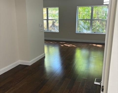 10 Byron Place - Photo Thumbnail 4