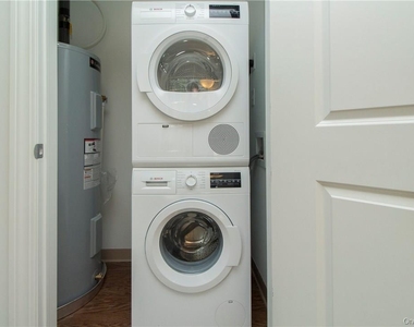 10 Byron Place - Photo Thumbnail 6