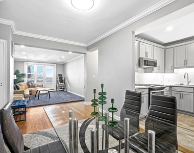 315 King Street - Photo Thumbnail 6