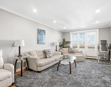 315 King Street - Photo Thumbnail 10