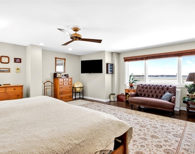 433 Main Street - Photo Thumbnail 10