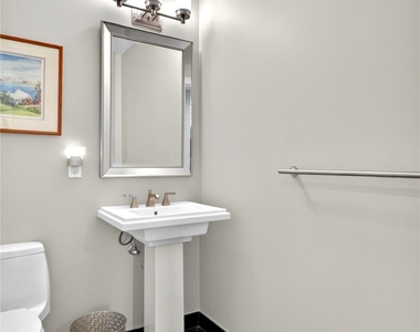 433 Main Street - Photo Thumbnail 16