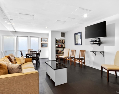 433 Main Street - Photo Thumbnail 9