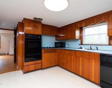 533 Church Road - Photo Thumbnail 7