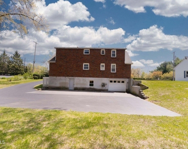 533 Church Road - Photo Thumbnail 18