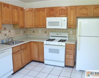 1704 Cypress Lane - Photo Thumbnail 11