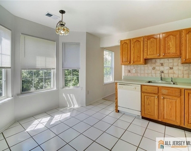 1704 Cypress Lane - Photo Thumbnail 13
