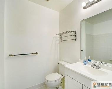 1704 Cypress Lane - Photo Thumbnail 18