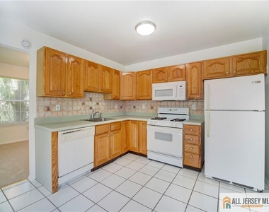1704 Cypress Lane - Photo Thumbnail 14