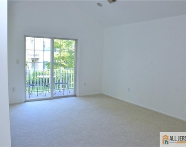 1704 Cypress Lane - Photo Thumbnail 10