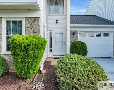 414 Andover Drive - Photo Thumbnail 2