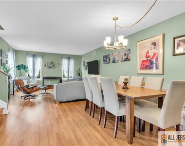 414 Andover Drive - Photo Thumbnail 7