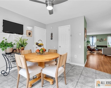 414 Andover Drive - Photo Thumbnail 18