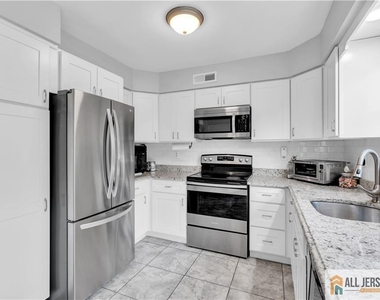 414 Andover Drive - Photo Thumbnail 17