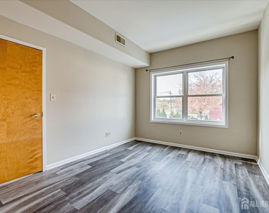 160 Durham Avenue - Photo Thumbnail 9