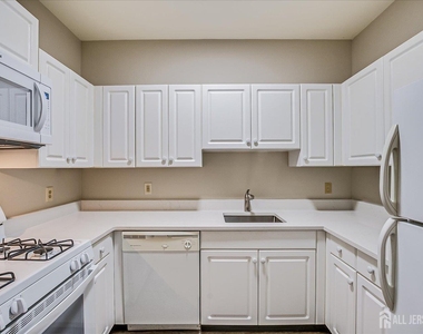 160 Durham Avenue - Photo Thumbnail 4