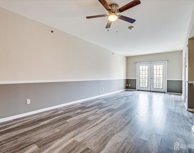 160 Durham Avenue - Photo Thumbnail 3
