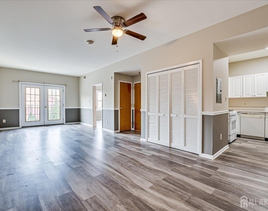 160 Durham Avenue - Photo Thumbnail 2